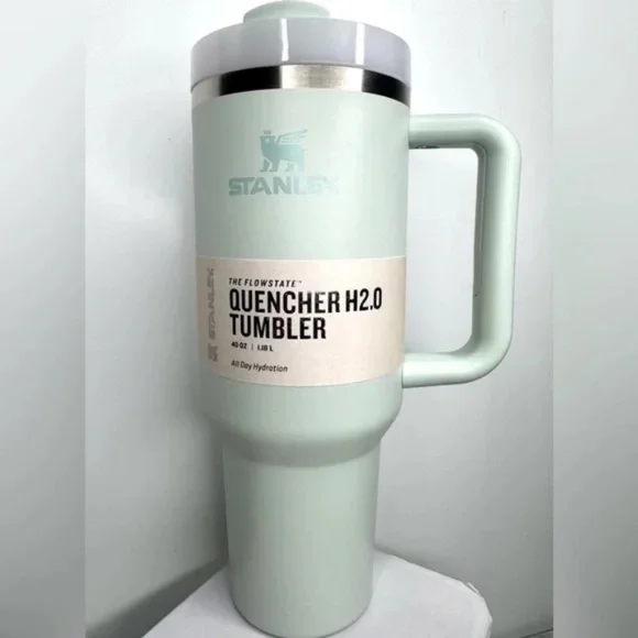 Stanley FlowState Quencher H2.0 Tumbler / 40oz / Color: Mist / light Green - Picture 4 of 9